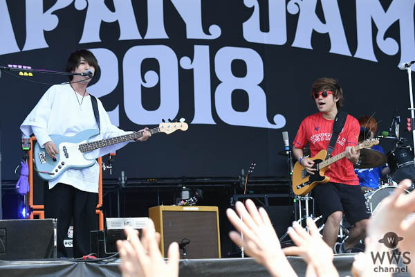 【ライブレポート】KEYTALK、JAPAN JAM 2018で『Summer Venus』含む全9曲披露！寺中、「さぁさぁさぁ、両手を空に掲げてー！」SKY STAGE会場全員が青空を仰ぐ！