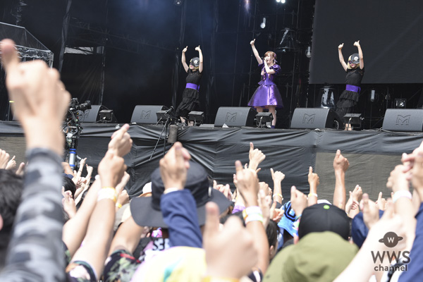 きゃりーぱみゅぱみゅが2日目のトップバッターに登場！デビューから7年連続出演となるROCK IN JAPAN FESTIVALのオープニングに華を添える。