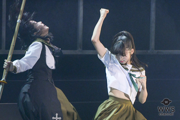 AKB48・小栗有以が舞台『マジムリ学園』で迫真の演技！舞台で咲かせた“百合の花”「私の前に立つんじゃねえ」！！