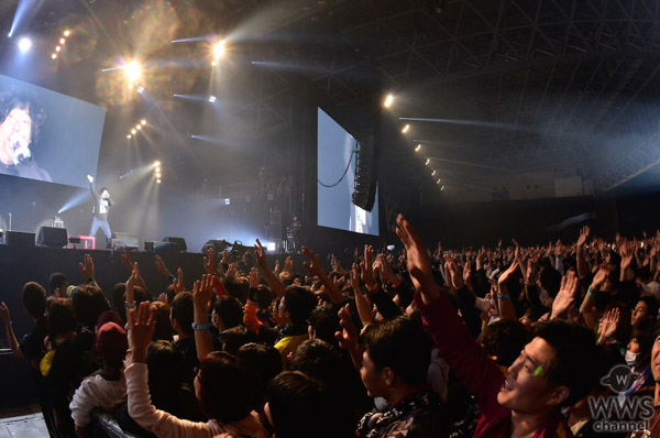 岡崎体育がCOUNTDOWN JAPAN初日のEARTH STAGEに登場！自身の音楽活動への熱い想いを込めたパフォーマンスを披露！ 