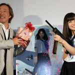橋本環奈、恩師・武田鉄矢へ明太子バレンタインチョコをサプライズプレゼント！！　映画『セーラー服と機関銃 -卒業-』舞台挨拶を実施！