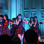 【ライブレポート】 大人アイドルprediaがお台場・ヴィーナスフォートで新曲『刹那の夜の中で』など全５曲圧巻のパフォーマンスで魅せる！