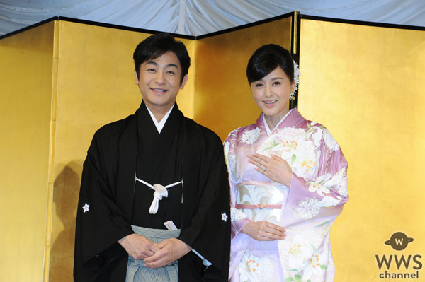 片岡愛之助と藤原紀香が結婚！2人揃って結婚報告会見に登場！