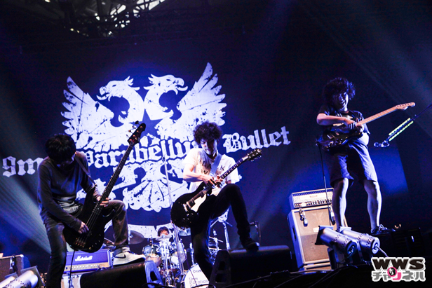 【速報ライブレポート】J-ROCK最大級の演歌ロックが弾ける！9mm Parabellum Bulletがルナフェスに登場！