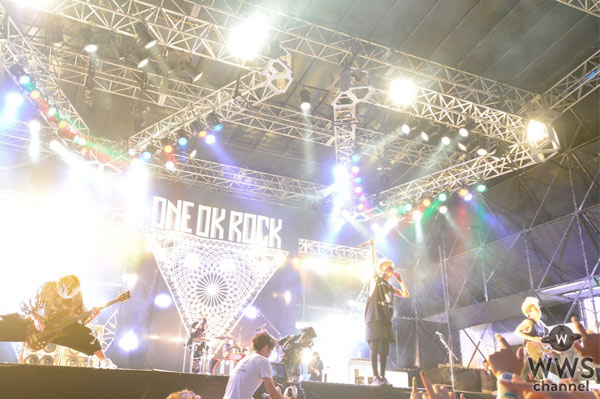 【ライブレポート】ONE OK ROCKが話題のCMソングをアコースティックバージョンで熱唱！