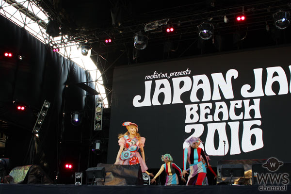 【ライブレポート】きゃりーぱみゅぱみゅがJAPAN JAM BEACH 2016に登場！「会場をファンタジーな遊園地に変えたいと思います！