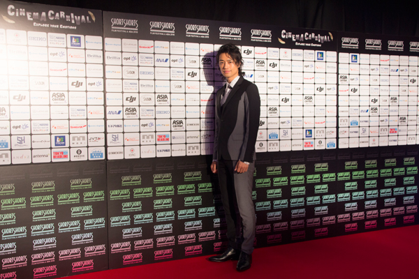 斎藤工が「ショートショート フィルムフェスティバル」レッドカーペットに登場！