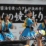 エビ中が新宿ステーションスクエアで「サークルKサンクス」焼鳥応援ライブ開催！「MISSION SURVIVOR」など２曲を披露！