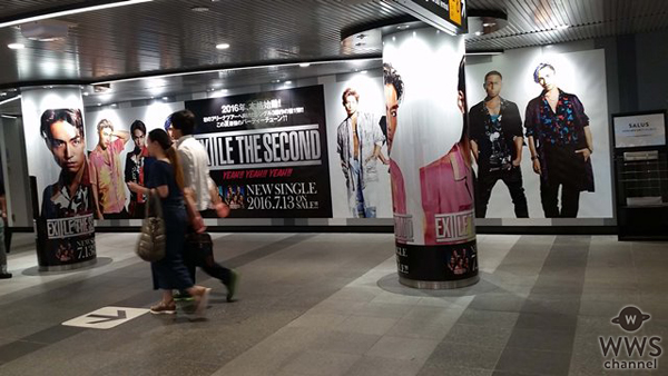 EXILE THE SECONDが渋谷に突如出現！？渋谷駅に巨大ポスターと5人の柱巻が登場！