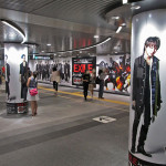 EXILE、渋谷駅に巨大ポスター＆15人の全身柱巻ポスターが出現！！