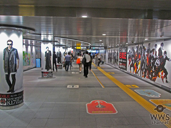 EXILE、渋谷駅に巨大ポスター＆15人の全身柱巻ポスターが出現！！