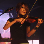 美しすぎるヴァイオリ二スト・Ayasaが渋谷CLUB camelotのリニューアルイベントにラフな衣装で登場！