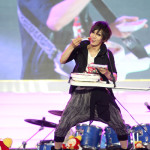 【ライブレポート】ゴールデンボンバーの「めざましライブ」で喜矢武豊にだけ台風直撃！？ちびまる子ちゃんも登場し歓喜と混乱のステージ！