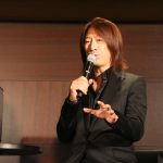 GLAYのTAKUROが歌詞が表示される新感覚スピーカーを絶賛！「TERUからも発注が来ている」