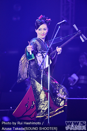 【ビクターロック祭り2015】サプライズゲストで演歌歌手・長山洋子がサングラスで登場！