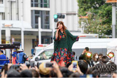 西内まりやがSEXYな肩出し衣装で渋谷のど真ん中で新曲「BELIEVE」を歌唱！「SHIBUYA RUNWAY」で盛大なフィナーレ！