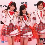 【VMAJ2014】「天使すぎるアイドル」橋本環奈が所属するアイドルグループRev.from DVLがレッドカーペットに登場！