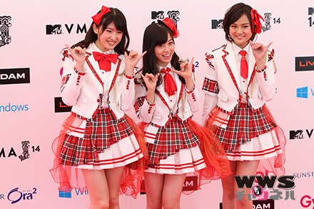 【VMAJ2014】「天使すぎるアイドル」橋本環奈が所属するアイドルグループRev.from DVLがレッドカーペットに登場！