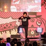 お台場で開催された「T-SPOOK」のトリは今年大ブレイクした岡崎体育。！ハロウィンも何のその。いつもの体育イズムで会場を爆笑の渦に！