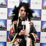【動画】花魁姿がSEXYな三吉彩花にインタビュー！「ハロウィンでファッションショーはとても新鮮。」