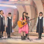 miwaが紅と白が融合した鮮やかなピンクのドレス姿でNHK紅白リハに登場！「みんなで一つになろう！」