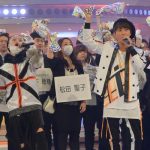 AAAががNHK紅白で出演者達と共にタオルを回しAAA旋風を巻き起こす！