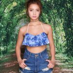 ギャル女王・遠山茜子が惜しみないセクシー水着グラビアをヤングキングで披露！