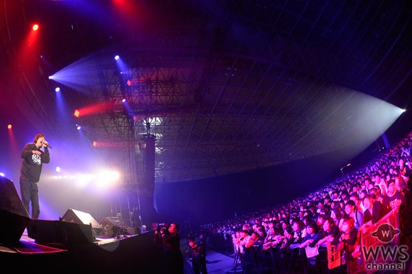 岡崎体育がCOUNTDOWN JAPANに初出場！エンターテイメント性溢れる演出とネタ連発にオーディエンスは一気に虜に！？
