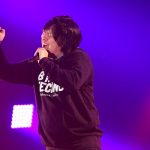 岡崎体育がCOUNTDOWN JAPANに初出場！エンターテイメント性溢れる演出とネタ連発にオーディエンスは一気に虜に！？