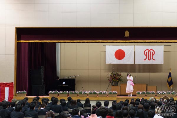 大原櫻子が卒業生へ向けた生ライブをサプライズで披露！「私はシンデレラの格好で卒業証書をもらいました」