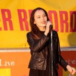 いであやか がアルバム『A.I. ayaka ide』リリース日に思い出の汐留で熱唱！「デビュー時に通った汐留でまた歌えて嬉しいです」