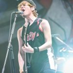 【ライブレポート】10-FEET・TAKUMA「行こうぜ、アポストロフィの向こうへ」ラストはタオルの花が会場いっぱいに乱れ咲き