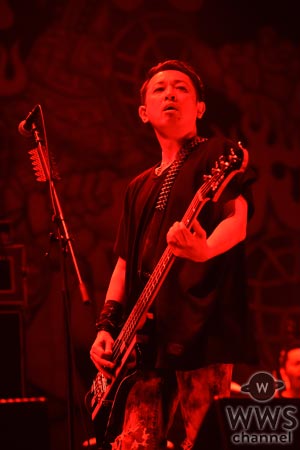 【ライブレポート】10-FEET・TAKUMA「行こうぜ、アポストロフィの向こうへ」ラストはタオルの花が会場いっぱいに乱れ咲き