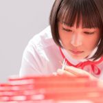 土屋太鳳、松井愛莉、広瀬すずが個性がありすぎるデコガーナづくり！母の日特別企画で、お母さんへメッセージ！