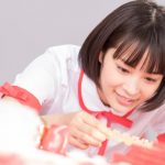 土屋太鳳、松井愛莉、広瀬すずが個性がありすぎるデコガーナづくり！母の日特別企画で、お母さんへメッセージ！