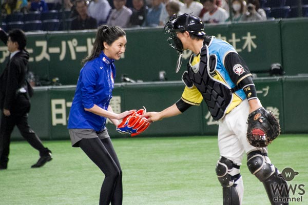 菜々緒が始球式でノーバン投球！亀梨和也らにアドバイスもらうも自己採点は「40点です」