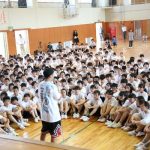 三代目JSB 山下健二郎が母校でランニングマンを指導！生徒からのサプライズに「最高の思い出になりました」