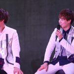 【写真特集】五人組メンズグループ・CODE-Vが白スーツでセクシーなダンスパフォーマンス！『Spring Love』で美声を響かせる！
