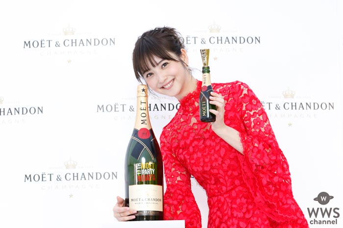 真っ赤にドレスアップした佐々木希が『MOET PARTY DAY 2017』オープニングセレモニーに登場！