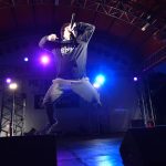 【ライブレポート】岡崎体育が興奮と爆笑の入り交じる熱狂ステージでメトロックを支配！「また来年・・・デカいステージでお会いしましょう！」