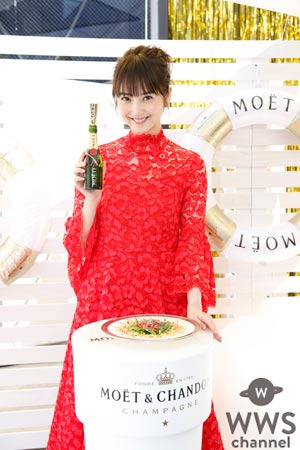 真っ赤にドレスアップした佐々木希が『MOET PARTY DAY 2017』オープニングセレモニーに登場！