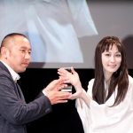 鳥居みゆきが雪女姿で自転車に乗ってレッドカーペートを爆走！？「雪女みたいな普通の役で嬉しい！」