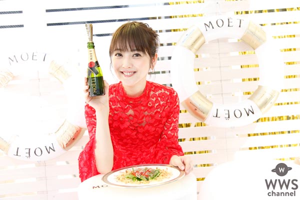 真っ赤にドレスアップした佐々木希が『MOET PARTY DAY 2017』オープニングセレモニーに登場！