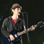 【ライブレポート】JAPAN JAMのSKY STAGEに結成30周年のスピッツが登場。懐かしのギターを手に90年代テレビ出演時の意外なエピソードを披露！