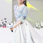 AKB48 向井地美音がロボットから突然の告白！「推しメンですね私！」