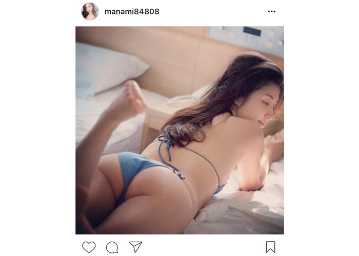 橋本マナミがセクシーな水着姿で美尻を披露！「艶やかでセクシーです！」と絶賛の声！