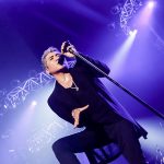 吉川晃司『KIKKAWA KOJI LIVE 2017 “Live is Life”』大盛況の日本武道館公演で声帯ポリープ手術をファンに報告。