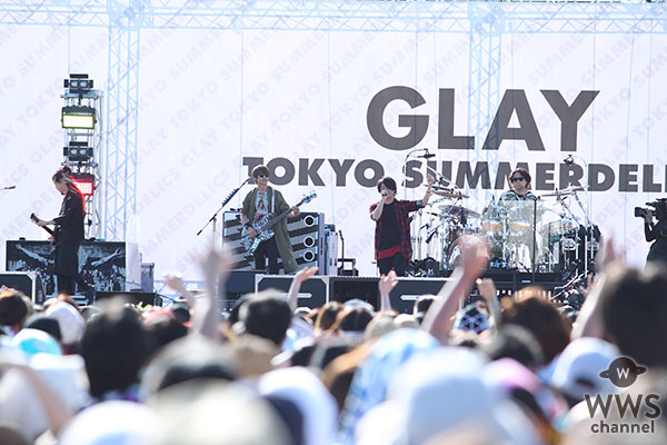 【ライブレポート】GLAYがお台場でフリーライブ開催！ 『HOWEVER』『彼女の"Modern..."』ほか全７曲圧巻のライブパフォーマンスで １万人のオーディエンスを魅了！