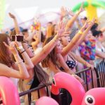 水着美女も熱狂！広大な海を目の前に水着で楽しめるビーチフェス『RINKU BEACH FES 2017』開催！