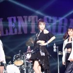 【ライブレポート】SILENT SIREN・すぅ「サマソニ、楽しみたくない？」今年の夏らしいオフショルダーでポップでキュートなステージを展開！
